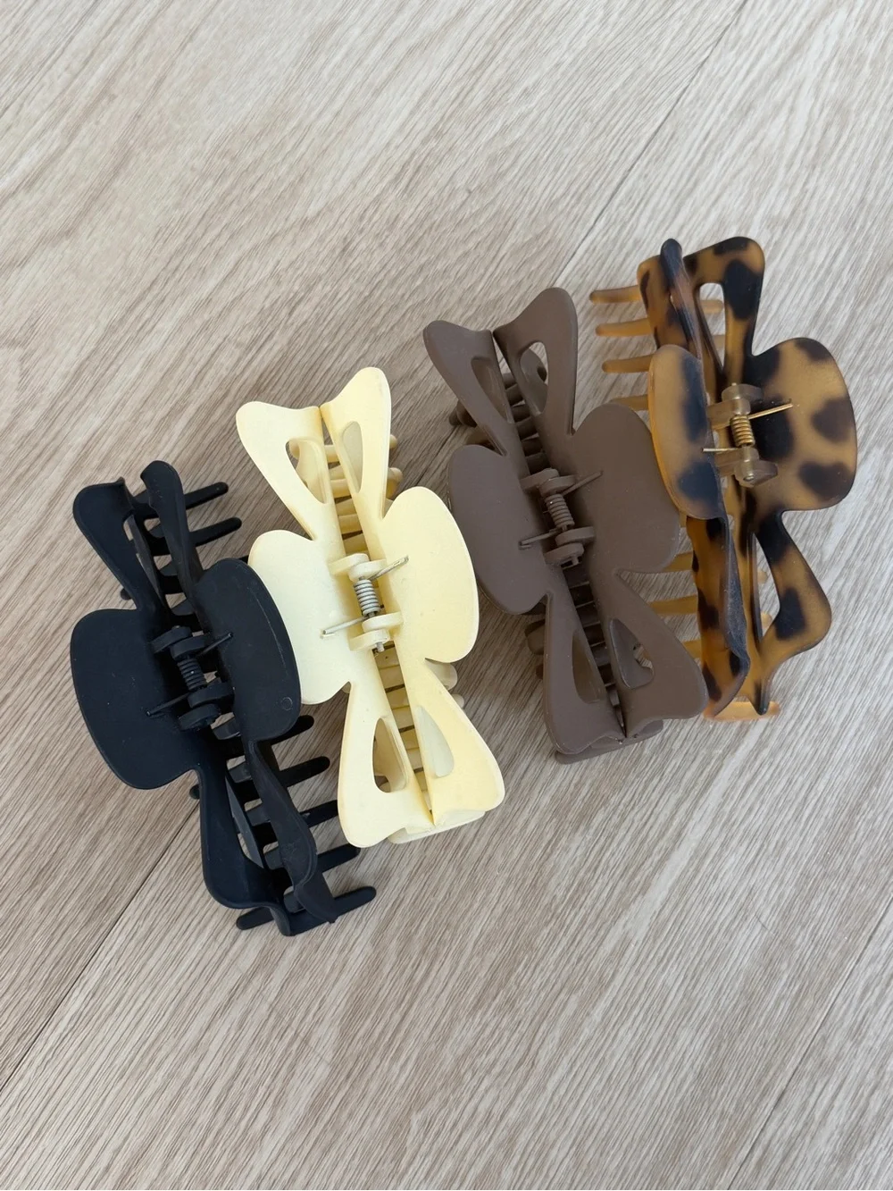 Set of 4 Plastic Hair Jumbo Claw Clips Matte Finish Black Cream Brown Tortoise